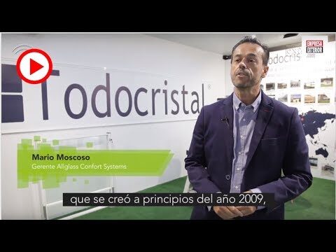 Innovaci&oacute;n y Confort: Cortinas de Cristal que Transforman Espacios