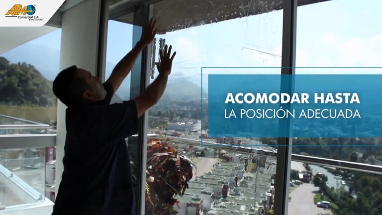 Ventanas Anti-UV: La Soluci&oacute;n Ideal con Cortinas de Cristal