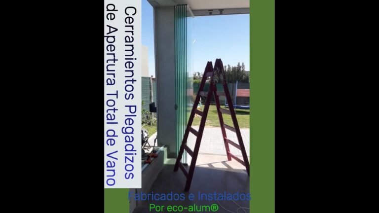 Estilo y Elegancia en Cerramientos Exteriores con Mamparas de Cristal